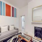 Modern 2 Bed Apt-7 Minutes From The Thames River