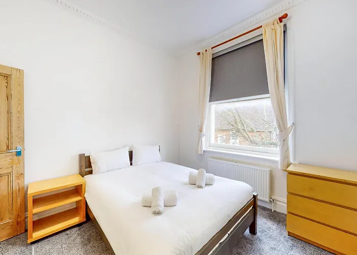 Modern 2 Bed Apt-7 Minutes From The Thames River