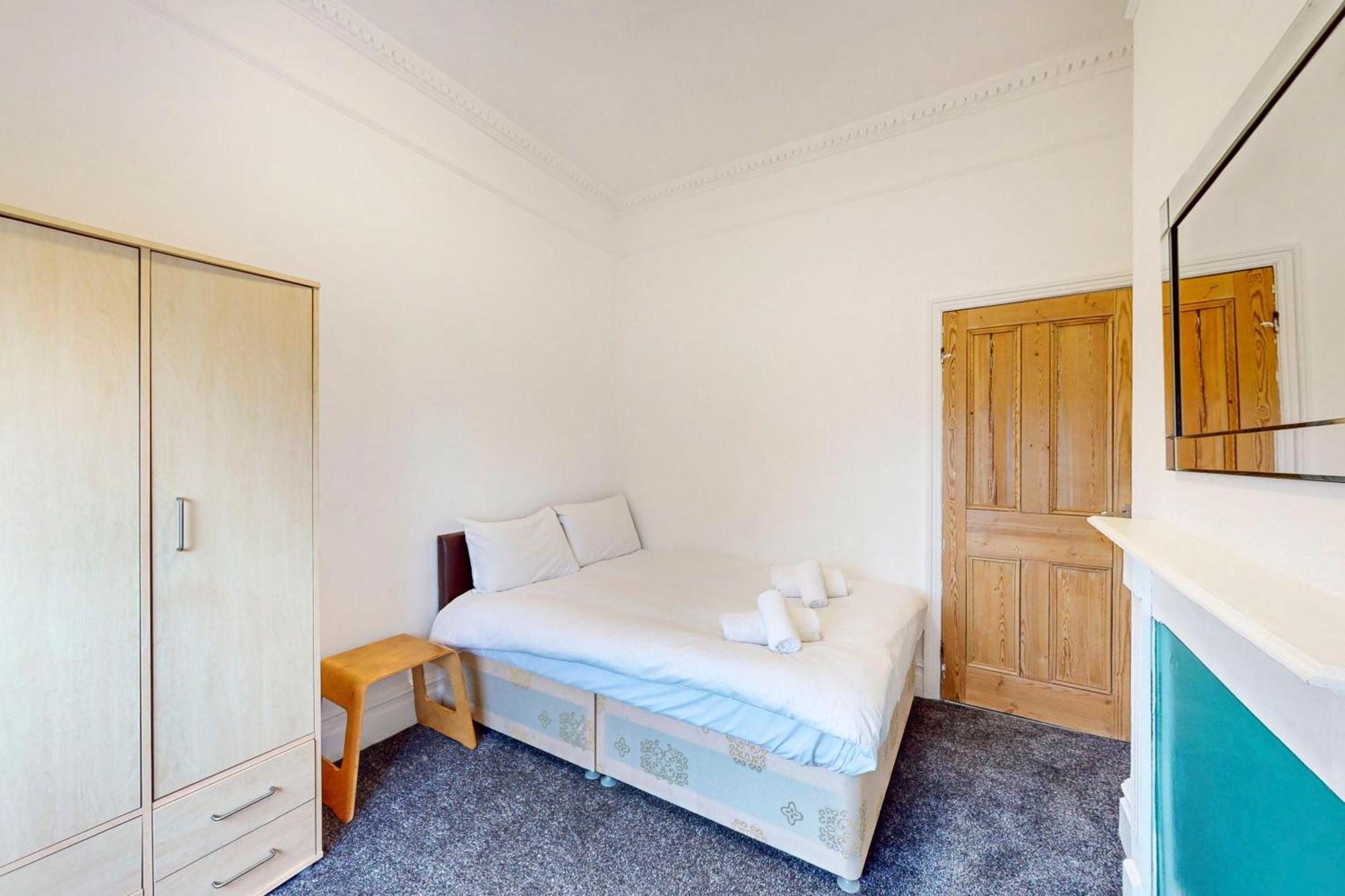 Modern 2 Bed Apt-7 Minutes From The Thames River Apartment London